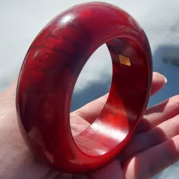 Vintage Bakelite Red Resin Dome Bangle Bracelet - Picture 2 of 16